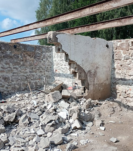 wyburzanie ściany w pomieszczeniu